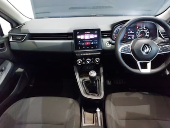 Used Renault Clio 2021 for sale - 77338551: Photo