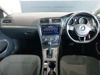 Used Volkswagen Golf 2018 for sale - 78118170: Photo