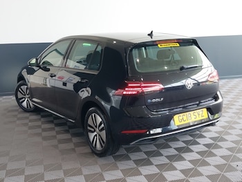 Used Volkswagen Golf 2018 for sale - 78118170: Photo
