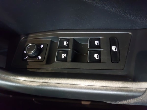 Used Volkswagen T-Roc 2018 for sale - 76301847: Photo 19