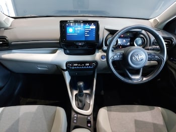 Used Toyota Yaris 2023 for sale - 77664127: Photo