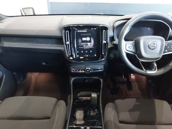 Used Volvo XC40 2022 for sale - 76262104: Photo 2