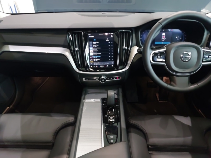 Used Volvo V60 2025 for sale - 77651998: Photo 2