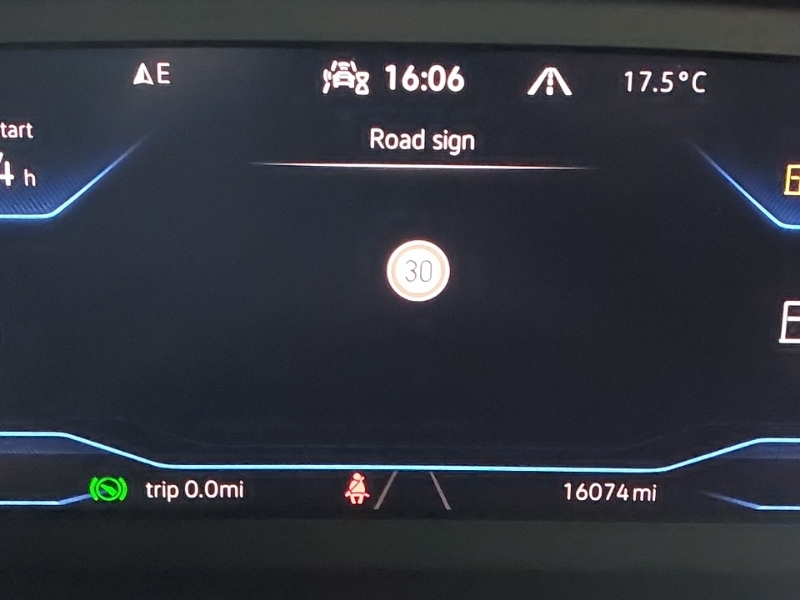 Used Volkswagen T-Roc 2023 for sale - 77682549: Photo 13