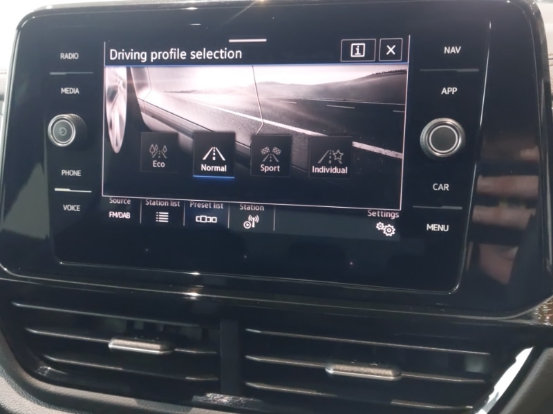 Used Volkswagen T-Roc 2023 for sale - 77682549: Photo 16