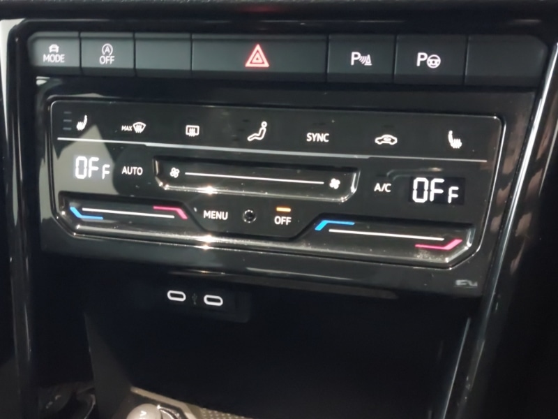 Used Volkswagen T-Roc 2023 for sale - 77682549: Photo 17