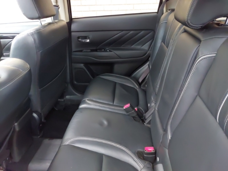 Used Mitsubishi Outlander 2017 for sale - 77373387: Photo 6