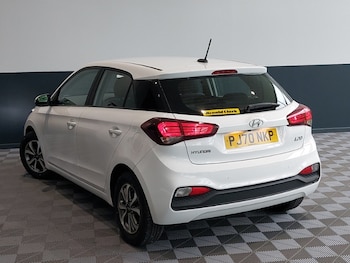 Used Hyundai i20 2020 for sale - 76294364: Photo 3