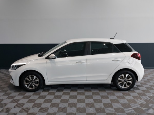 Used Hyundai i20 2020 for sale - 76294364: Photo 4