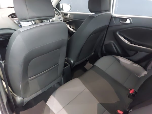 Used Hyundai i20 2020 for sale - 76294364: Photo 6