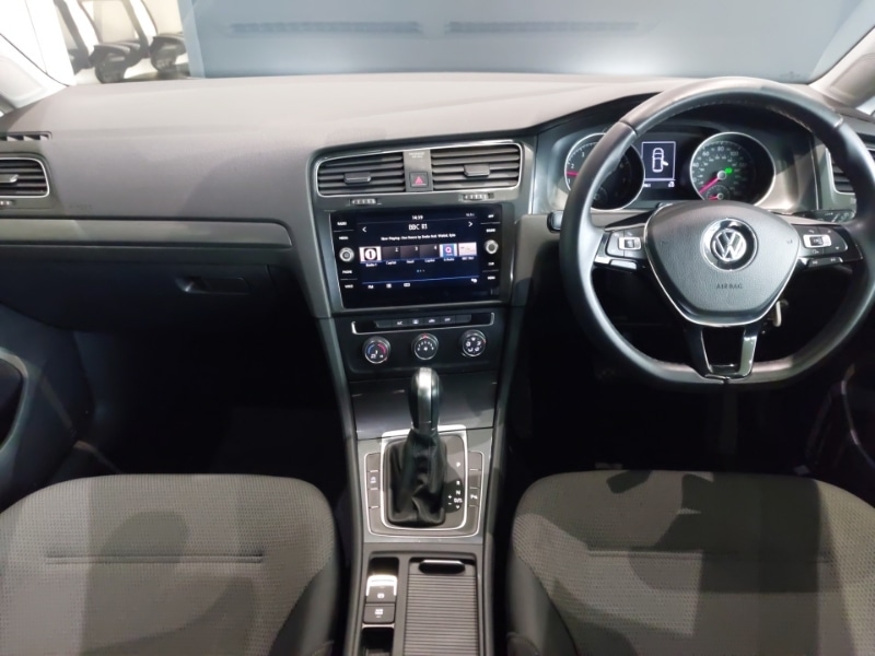 Used Volkswagen Golf 2018 for sale - 76656690: Photo 2