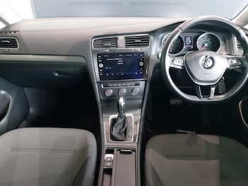 Used Volkswagen Golf 2019 for sale - 78968412: Photo