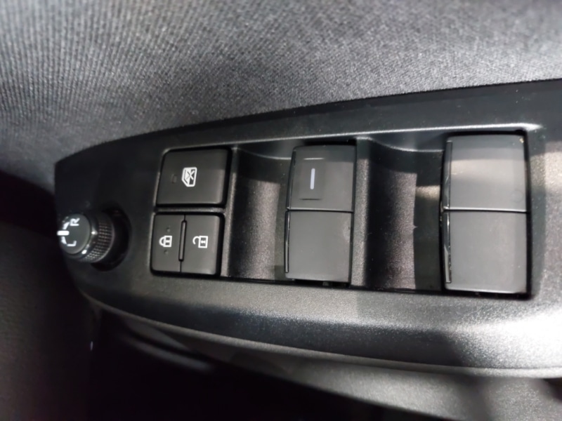 Used Toyota Yaris 2024 for sale - 78183790: Photo 19