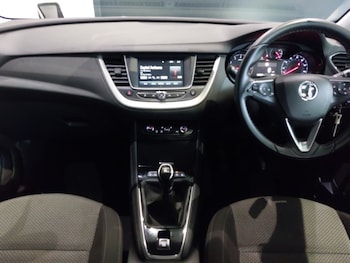 Used Vauxhall Grandland X 2019 for sale - 76160844: Photo 2