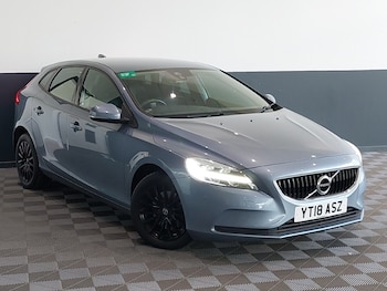 Used Volvo V40 2018 for sale - 79433232: Photo