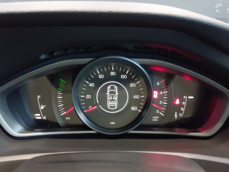 Used Volvo V40 2016 for sale - 77008730: Photo 11