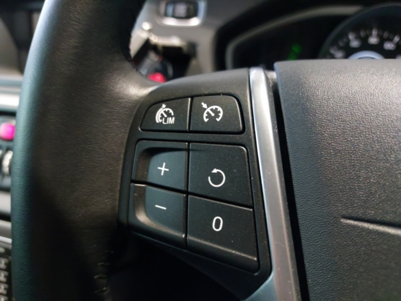 Used Volvo V40 2016 for sale - 77008730: Photo 15