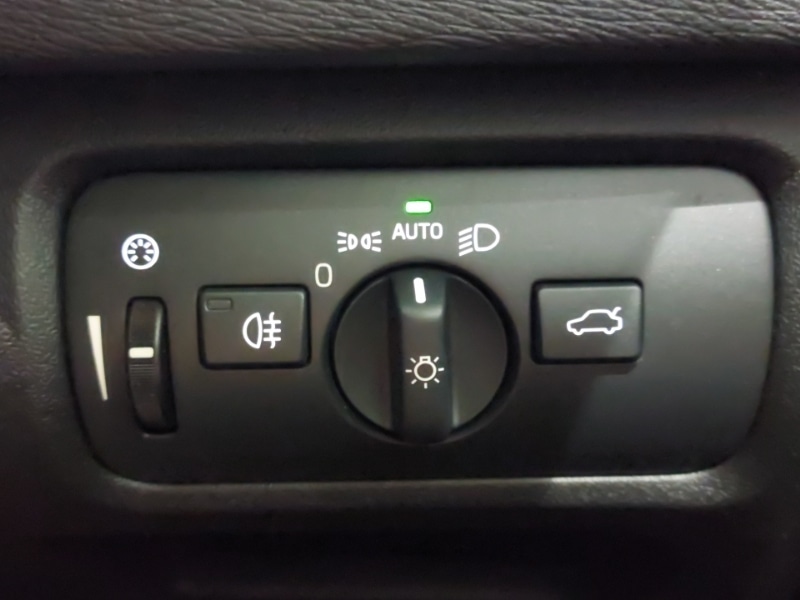 Used Volvo V40 2016 for sale - 77008730: Photo 17