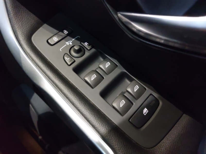 Used Volvo V40 2016 for sale - 77008730: Photo 19