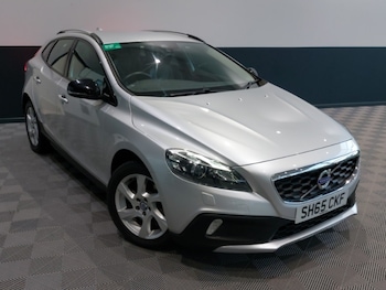 Used Volvo V40 2016 for sale - 77008730: Photo