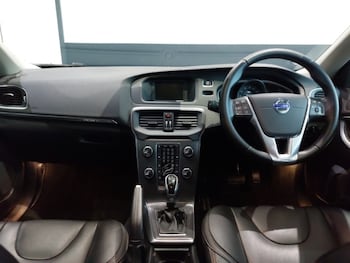 Used Volvo V40 2016 for sale - 77008730: Photo