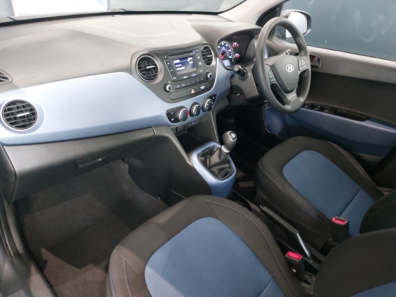 Used Hyundai i10 2017 for sale - 77767574: Photo 5