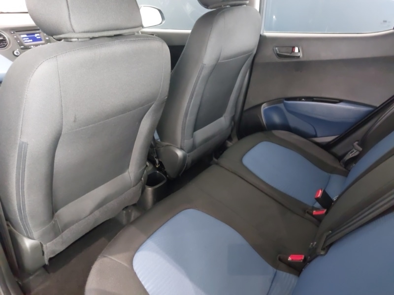 Used Hyundai i10 2017 for sale - 77767574: Photo 6