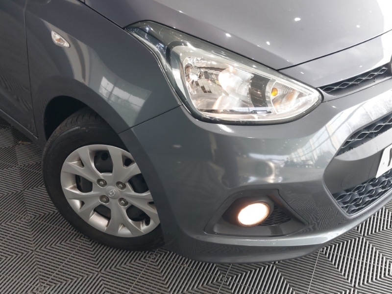 Used Hyundai i10 2017 for sale - 77767574: Photo 9