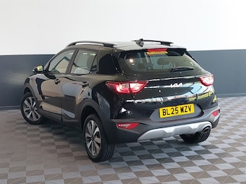 Used Kia Stonic 2025 for sale - 76478988: Photo