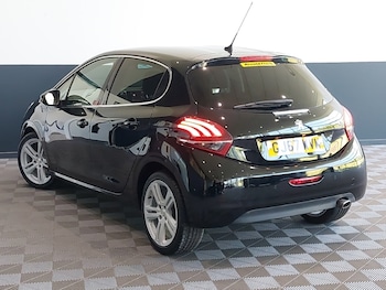 Used Peugeot 208 2017 for sale - 79175868: Photo