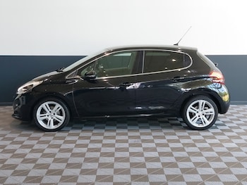 Used Peugeot 208 2017 for sale - 79175868: Photo