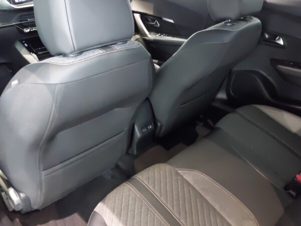Used Peugeot 2008 2023 for sale - 76275653: Photo 6