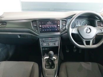Used Volkswagen T-Roc 2020 for sale - 79038021: Photo