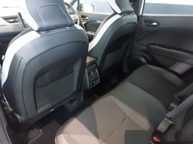 Used Renault Captur 2023 for sale - 77818379: Photo 6