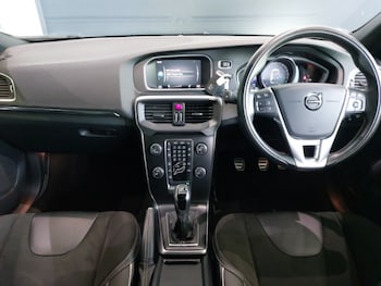 Used Volvo V40 2018 for sale - 78856692: Photo