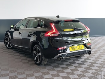 Used Volvo V40 2018 for sale - 78856692: Photo