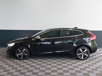 Used Volvo V40 2018 for sale - 78856692: Photo