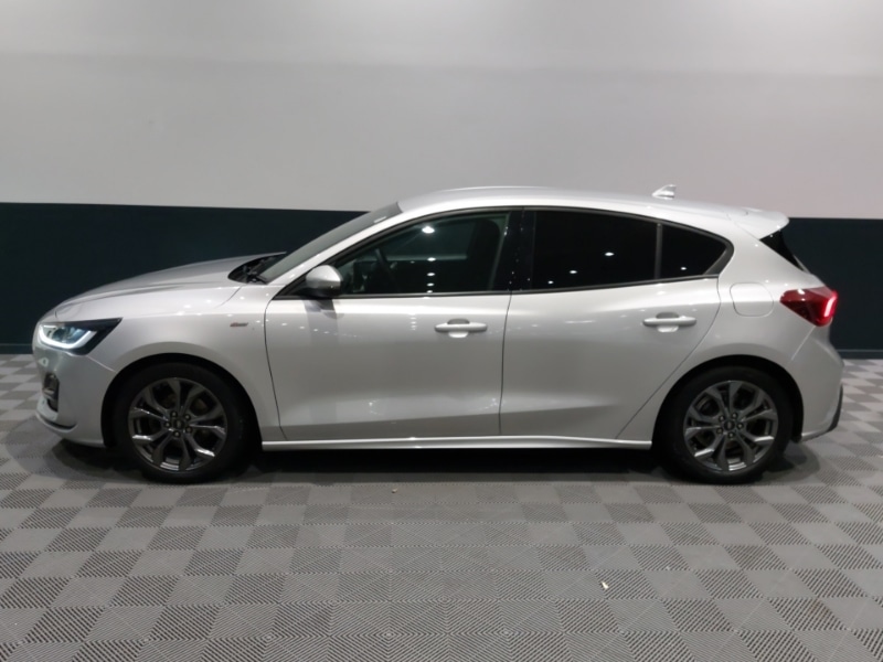Used Ford Focus 2023 for sale - 76842722: Photo 4