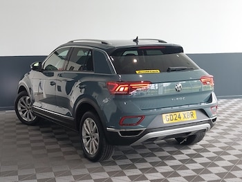 Used Volkswagen T-Roc 2024 for sale - 79569931: Photo