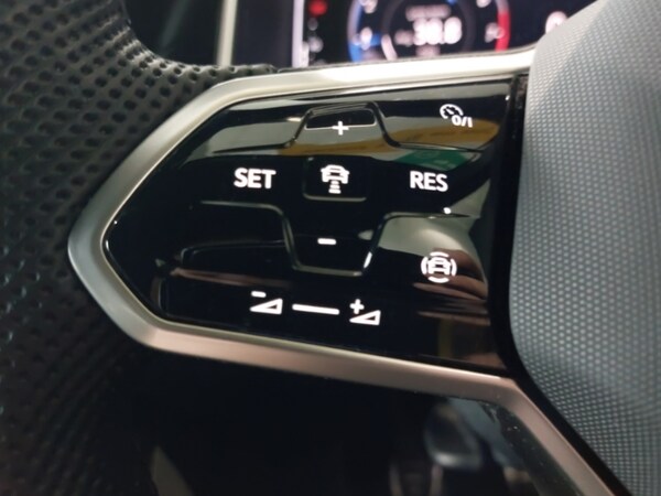 Used Volkswagen T-Roc 2022 for sale - 76166132: Photo 14