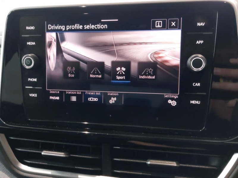 Used Volkswagen T-Roc 2022 for sale - 76166132: Photo 16