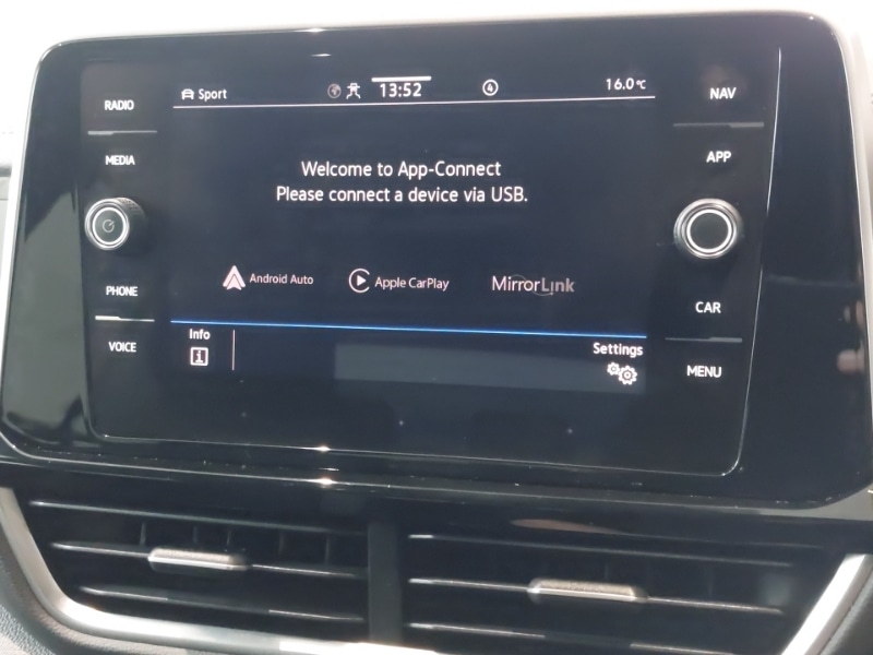 Used Volkswagen T-Roc 2022 for sale - 76166132: Photo 19