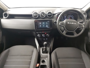 Used Dacia Duster 2024 for sale - 76121172: Photo 2