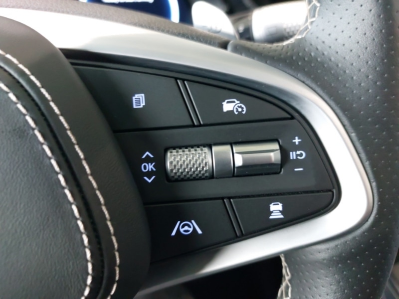 Used Genesis GV70 2023 for sale - 76408158: Photo 15