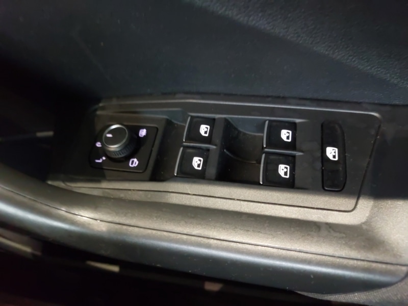 Used Volkswagen T-Roc 2018 for sale - 76614065: Photo 19