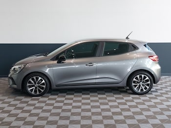 Used Renault Clio 2023 for sale - 79457619: Photo