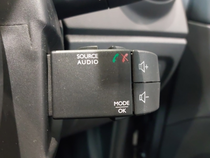 Used Renault Captur 2018 for sale - 77147109: Photo 15