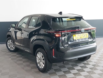 Used Toyota Yaris Cross 2022 for sale - 77782372: Photo