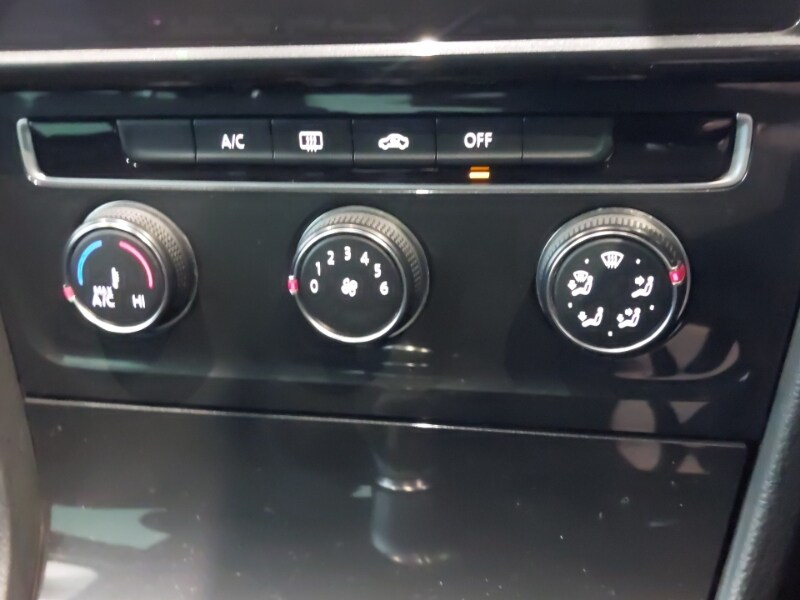 Used Volkswagen Golf 2019 for sale - 77682630: Photo 17