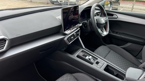 Used SEAT Leon 2024 for sale - 76297410: Photo 2